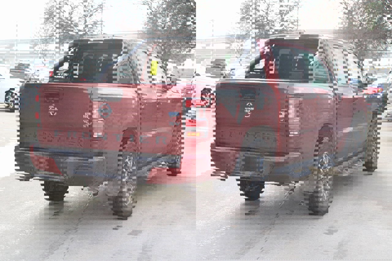 Used 2023 Nissan Frontier SV w/ SV Convenience Package image 3