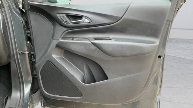 Used 2020 Chevrolet Equinox LT FWD image 22