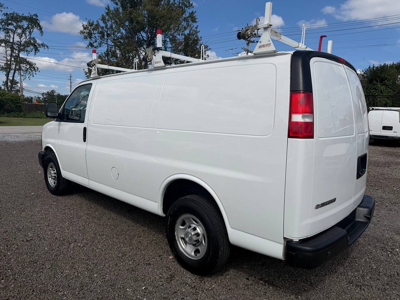Used 2020 Chevrolet Express 2500 w/ Driver Convenience Package RWD image 3