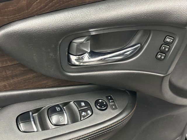 Used 2023 Nissan Murano Platinum w/ Cargo Package image 13