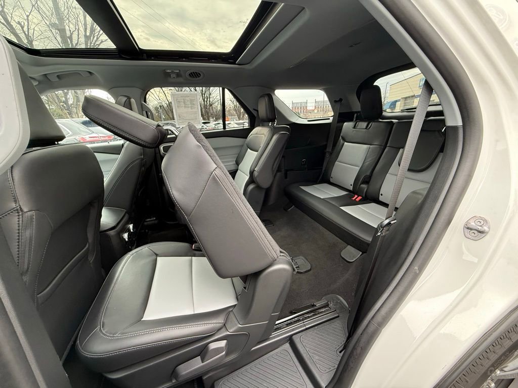 Certified 2023 Ford Explorer XLT w/ Equipment Group 202A image 29