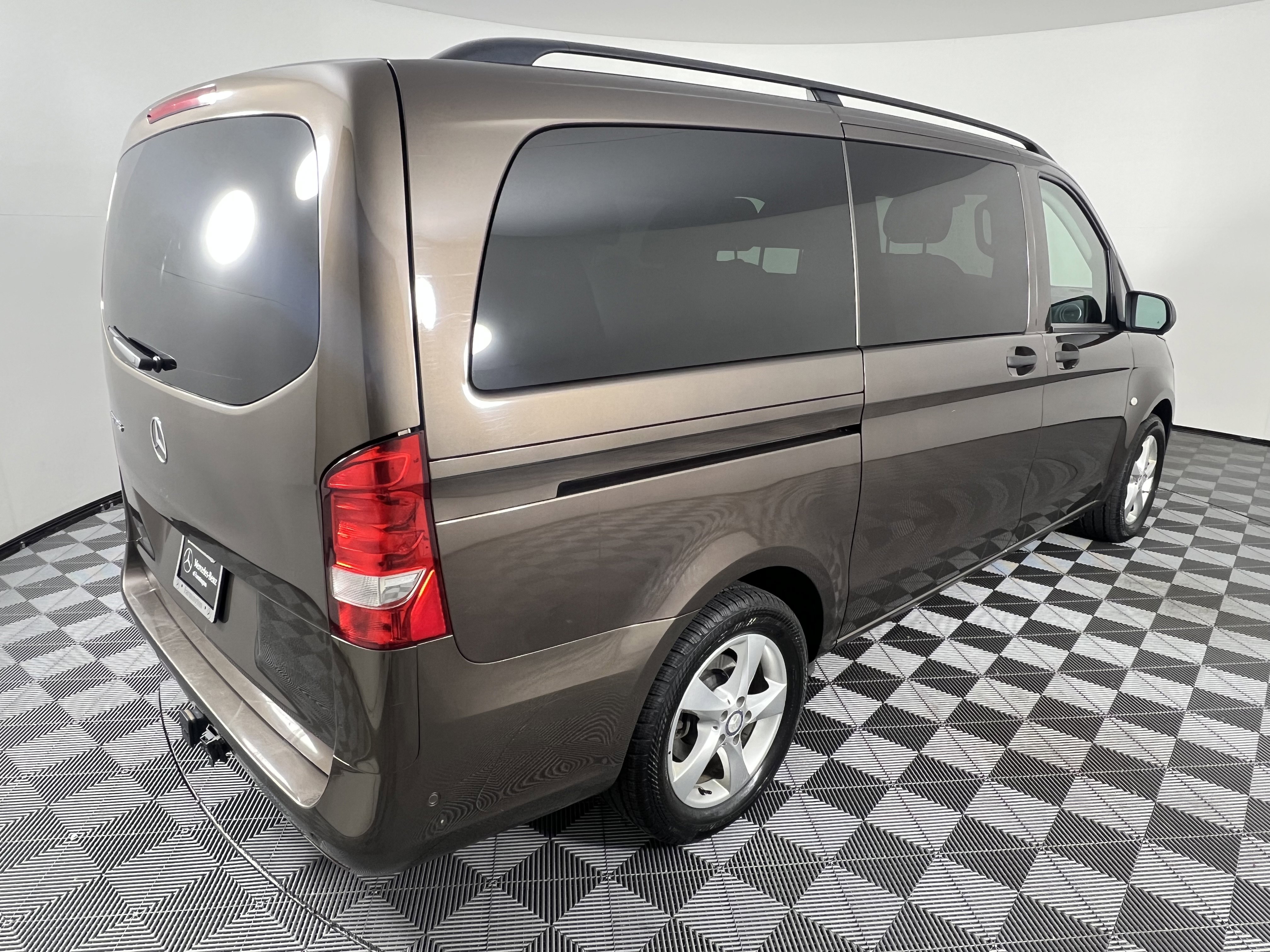Used 2016 Mercedes-Benz Metris Passenger image 11