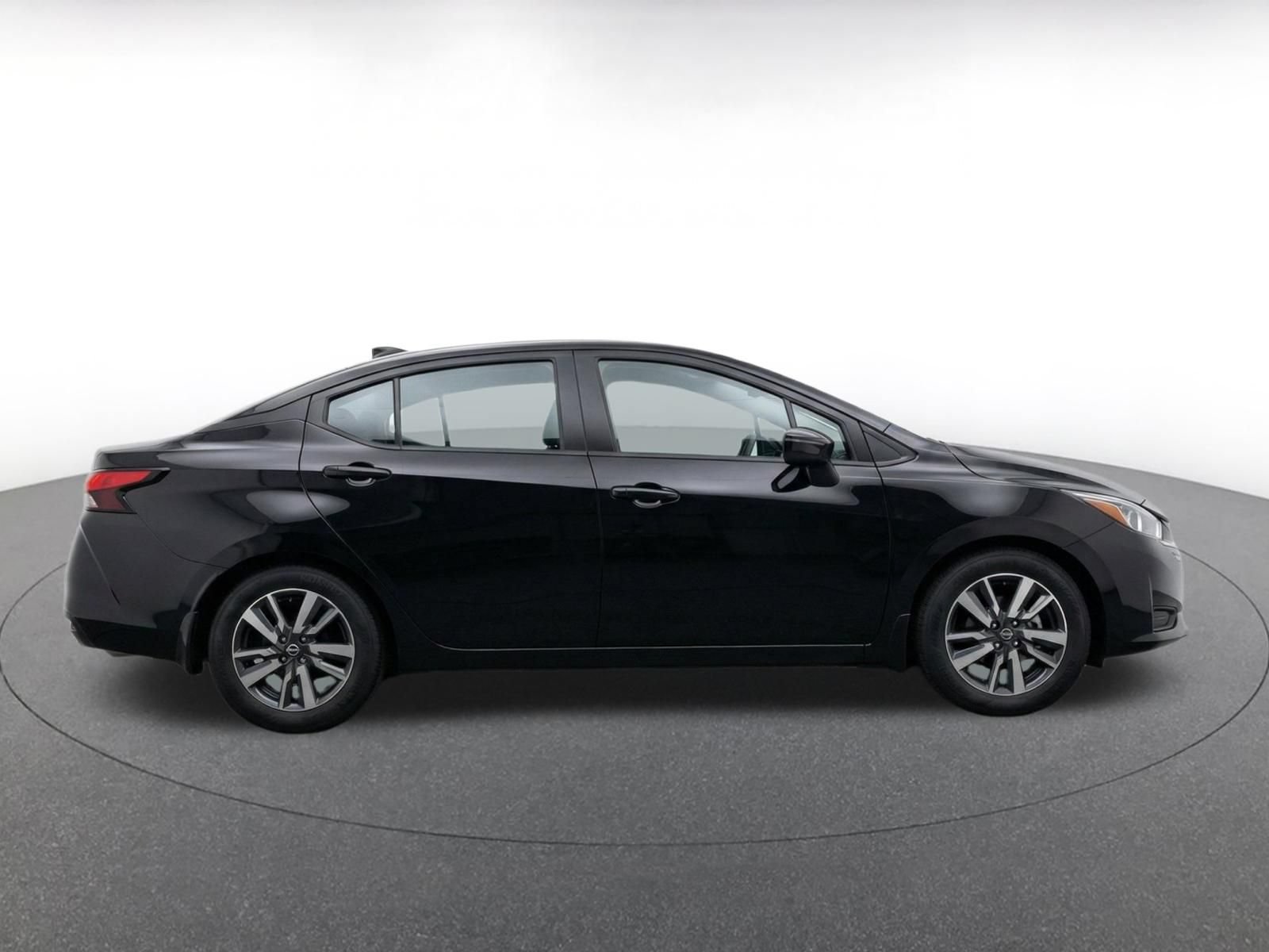 Used 2025 Nissan Versa SV FWD image 11