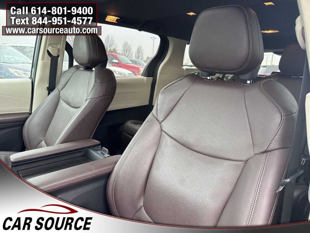 Used 2022 Toyota Sienna Platinum image 10