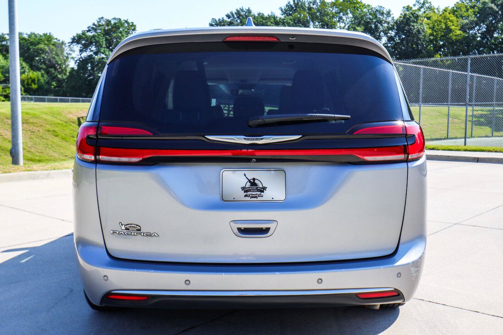 Used 2021 Chrysler Pacifica Touring-L FWD image 19
