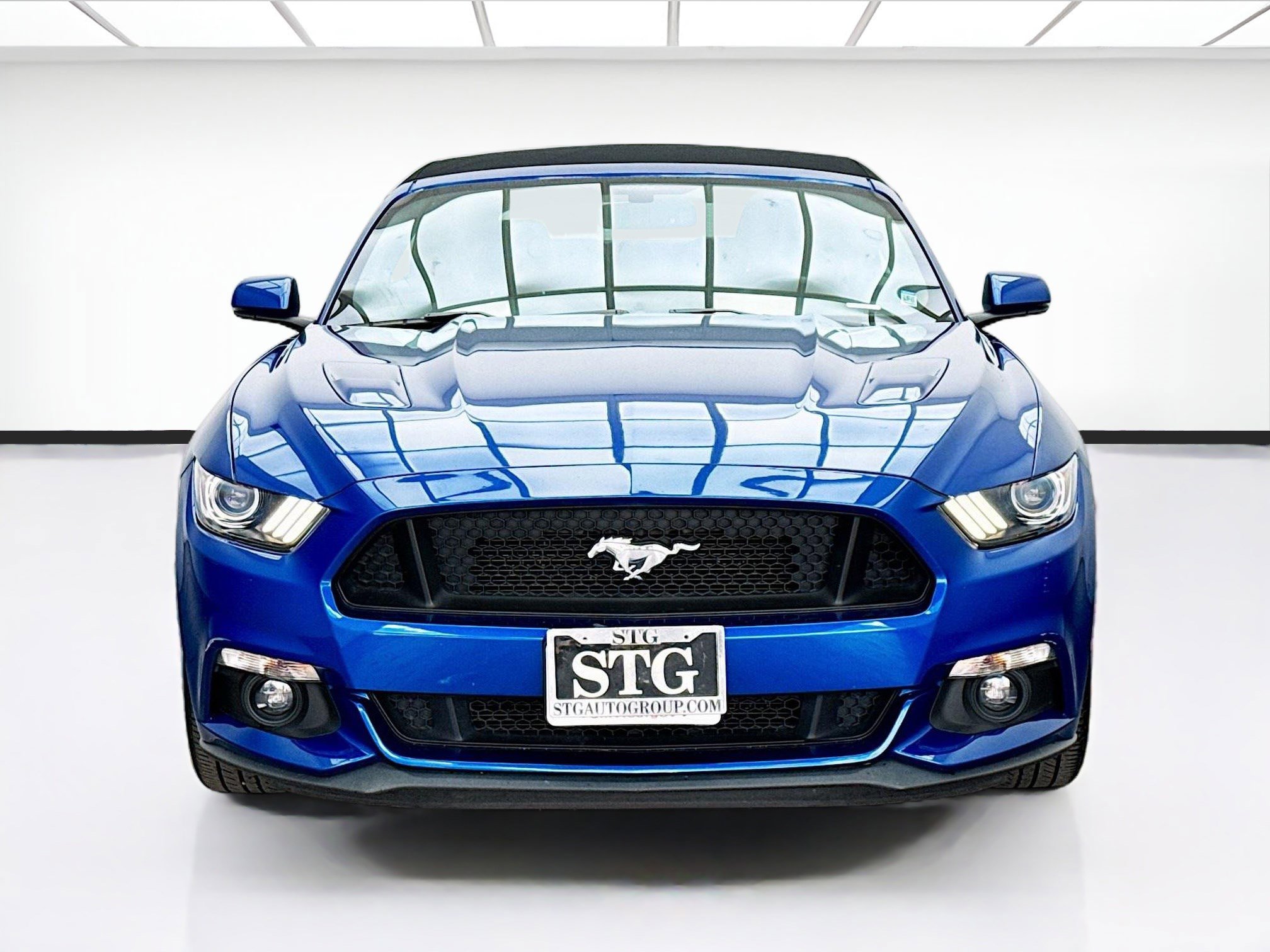 Used 2017 Ford Mustang GT Premium w/ Equipment Group 401A image 2