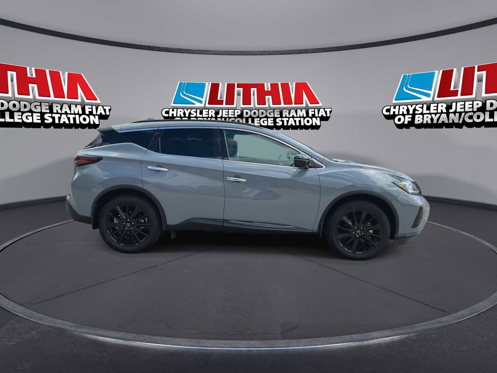 Used 2024 Nissan Murano SV w/ SV Midnight Edition Package image 9