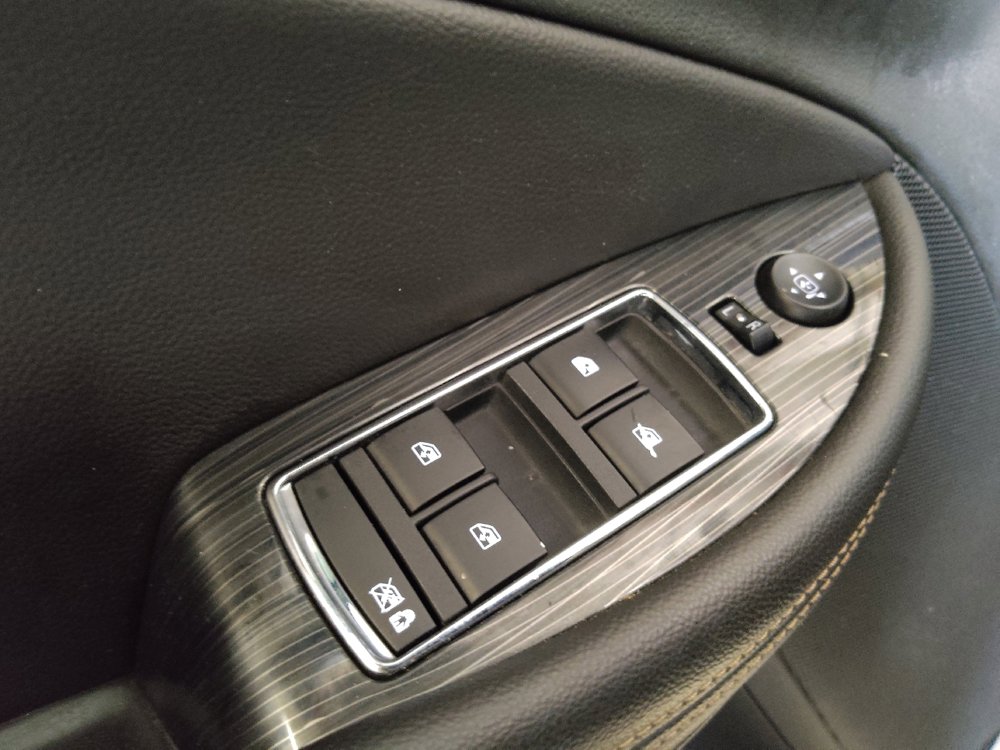 Used 2017 Chevrolet Impala LT image 27