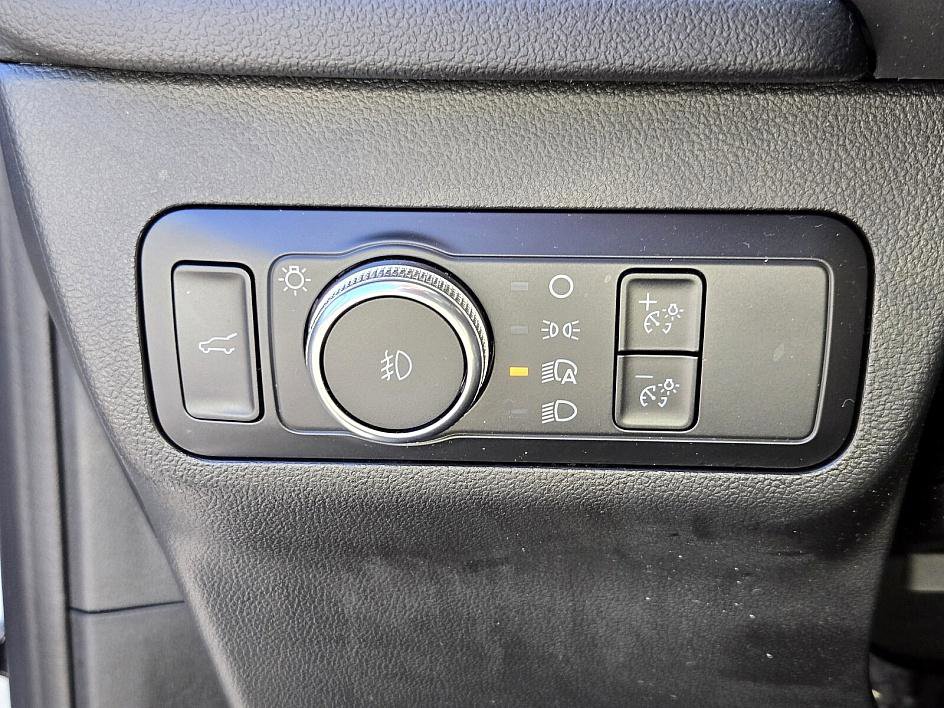 Certified 2022 Ford Escape SEL w/ Technology Package image 28