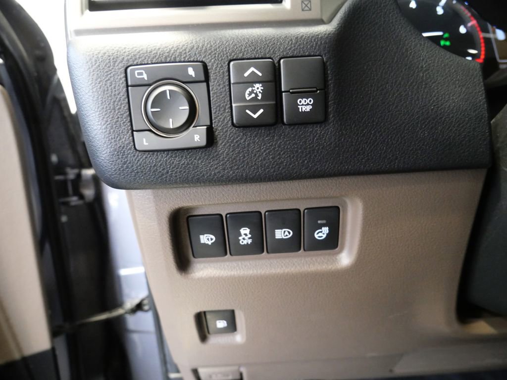 Used 2021 Lexus GX 460 Premium w/ Premium Package image 14