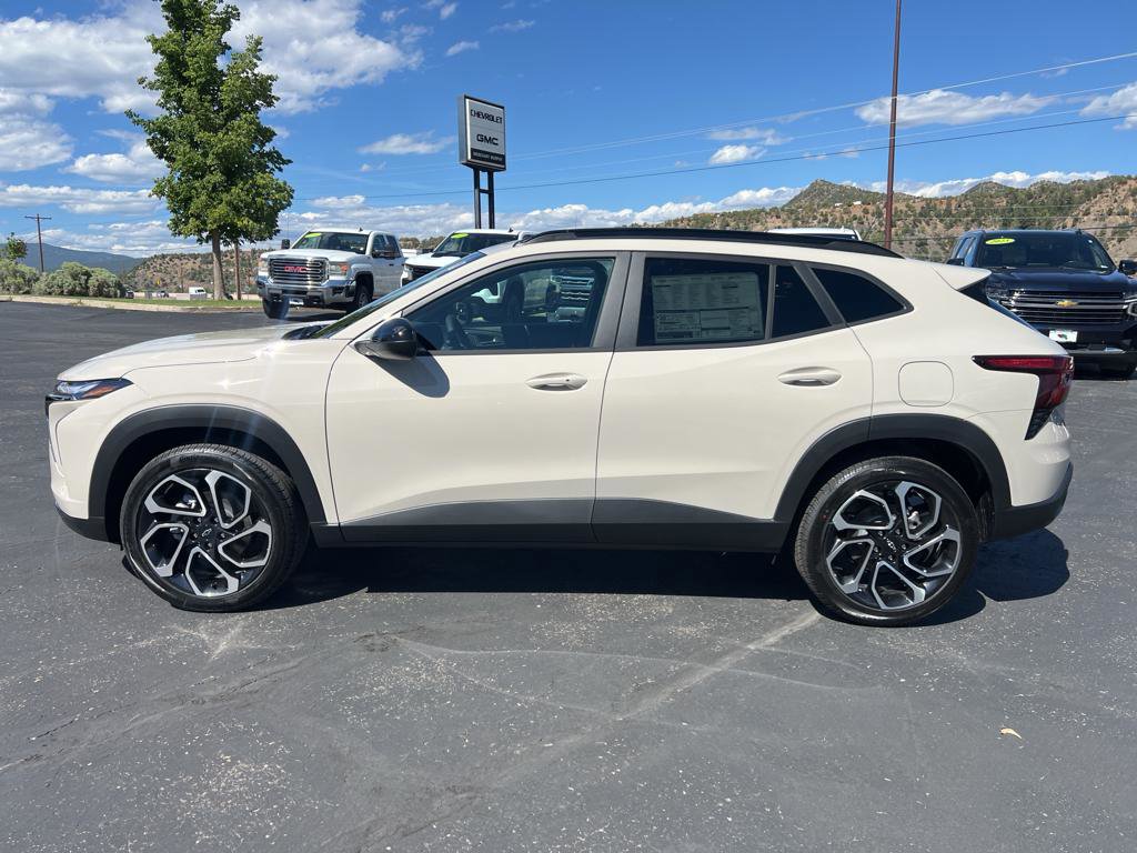 New 2026 Chevrolet Trax RS image 4