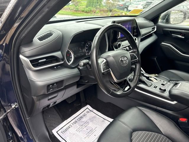 Used 2023 Toyota Highlander XSE AWD/4WD image 25