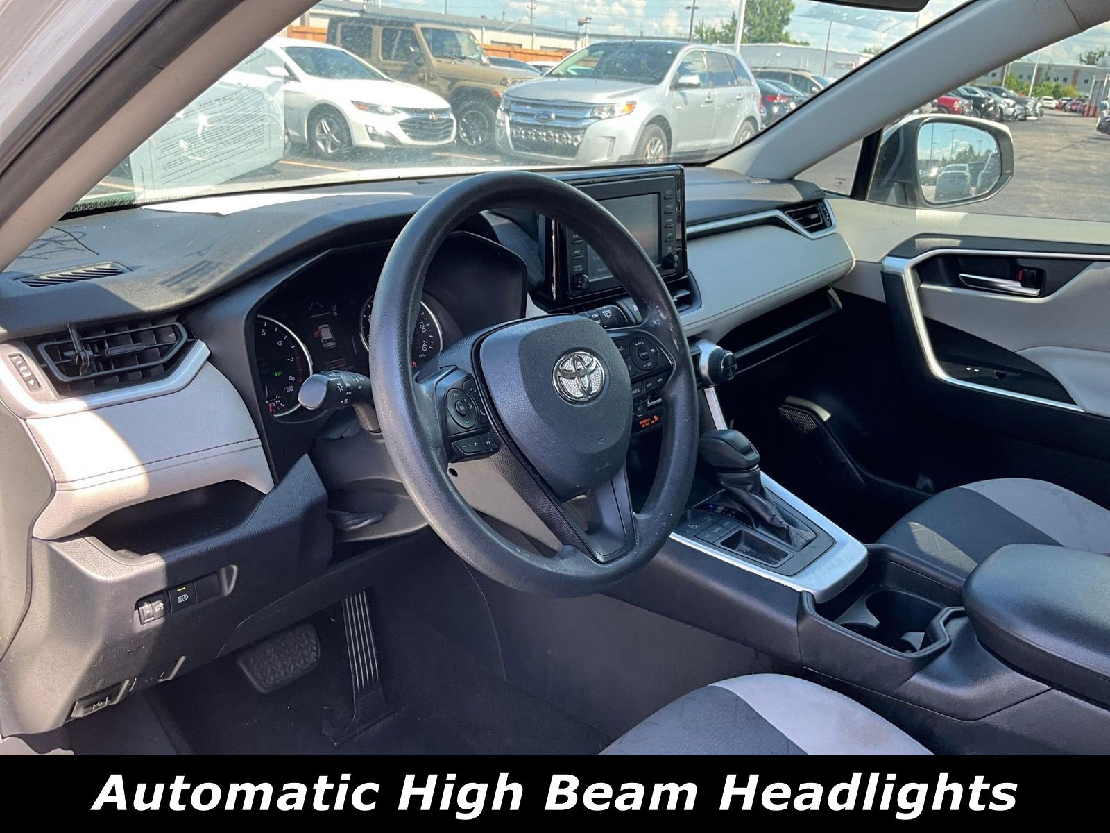 Used 2019 Toyota RAV4 XLE FWD image 16