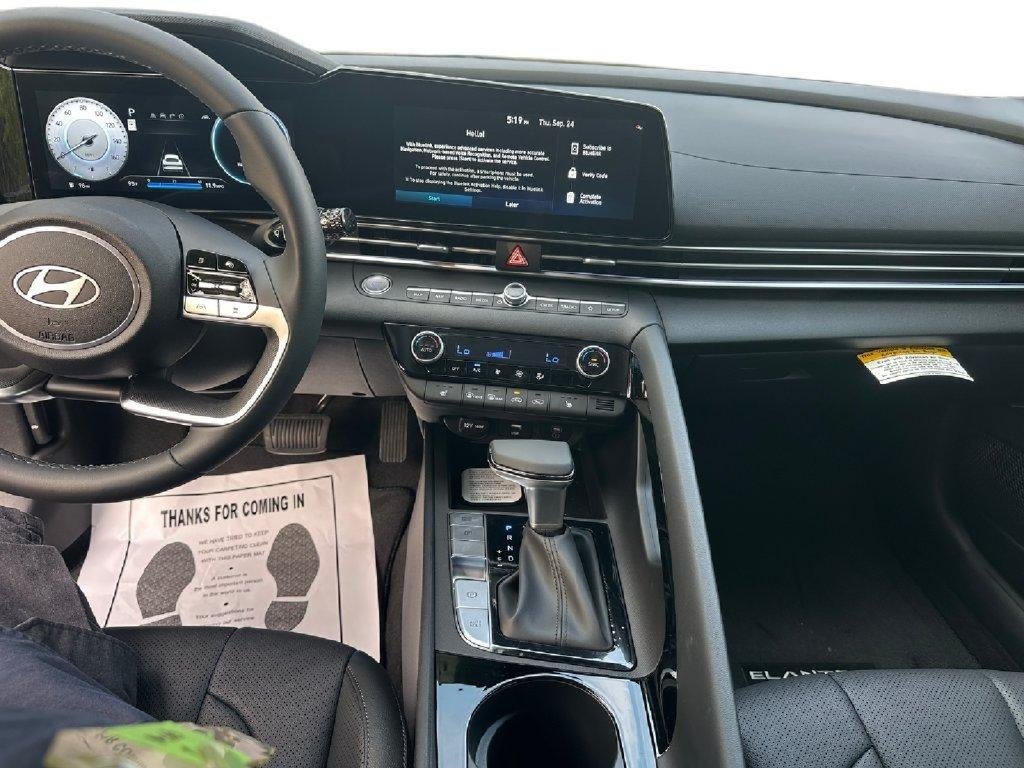 New 2026 Hyundai Elantra Limited FWD image 18