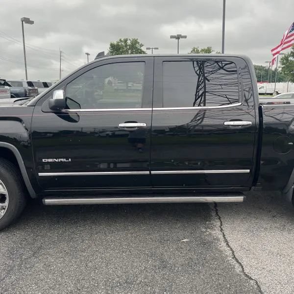Used 2017 GMC Sierra 1500 Denali w/ Denali Ultimate Package AWD/4WD image 3