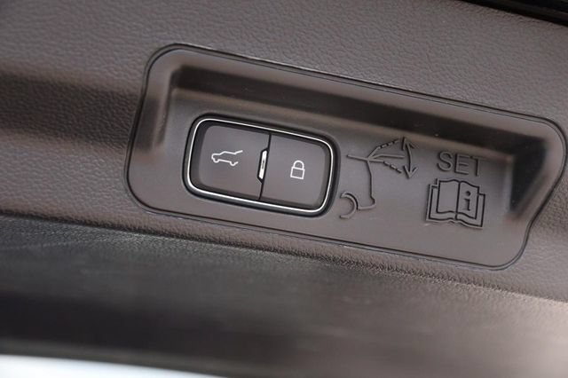 Used 2020 Ford Explorer Platinum AWD/4WD image 8