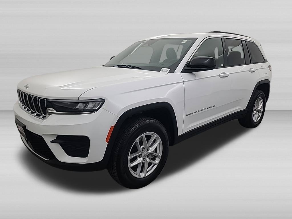 Used 2025 Jeep Grand Cherokee Laredo X w/ Luxury Tech Group I AWD/4WD image 8
