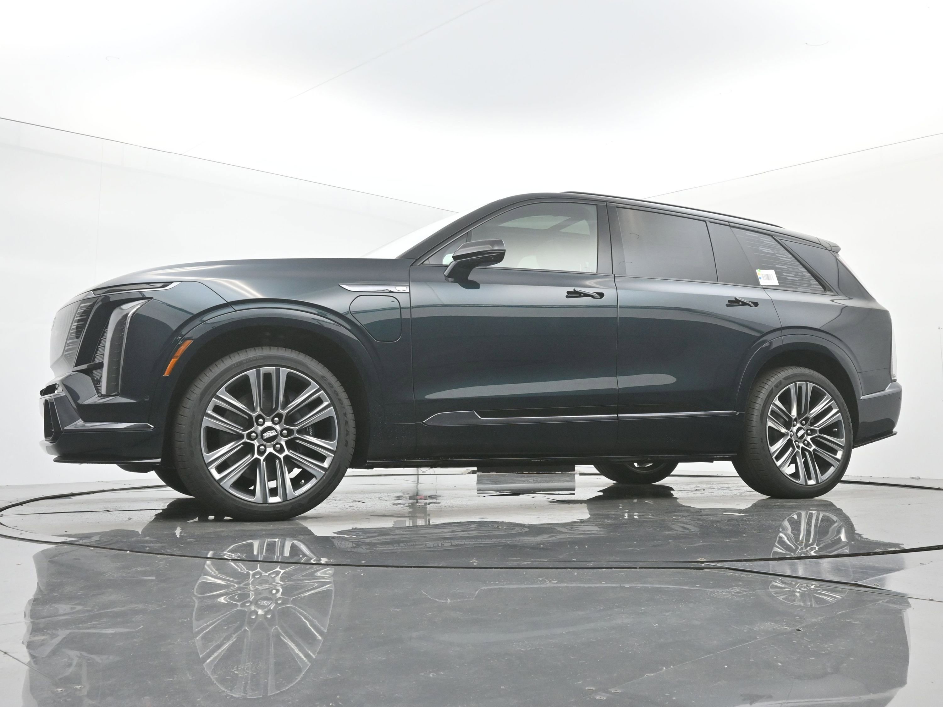 New 2026 Cadillac Vistiq Platinum image 16