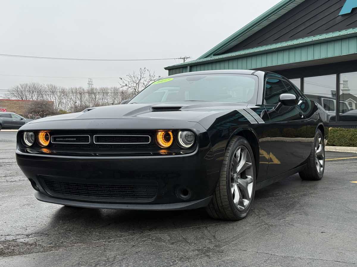 Used 2017 Dodge Challenger SXT Plus image 5