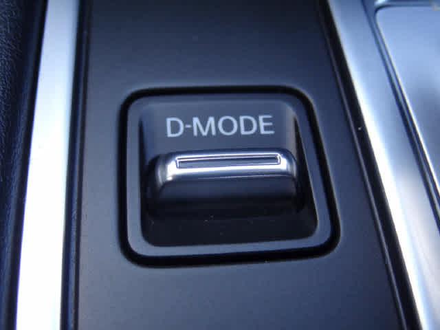 Used 2023 INFINITI QX60 Luxe w/ Performance Audio Package AWD/4WD image 41