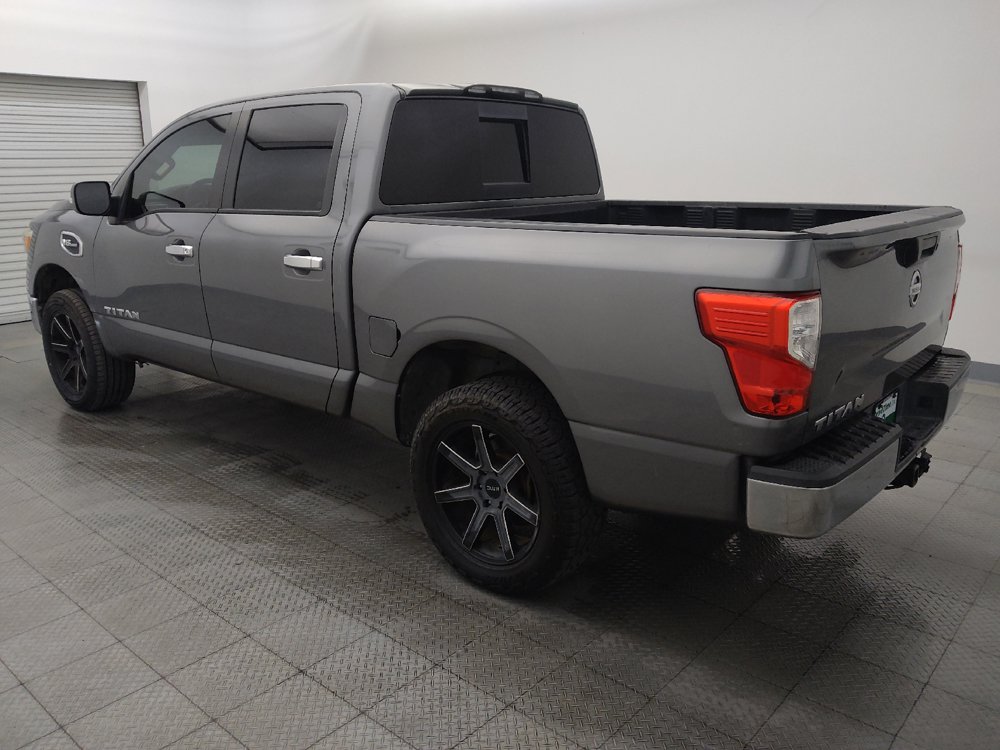 Used 2017 Nissan Titan SV RWD image 3