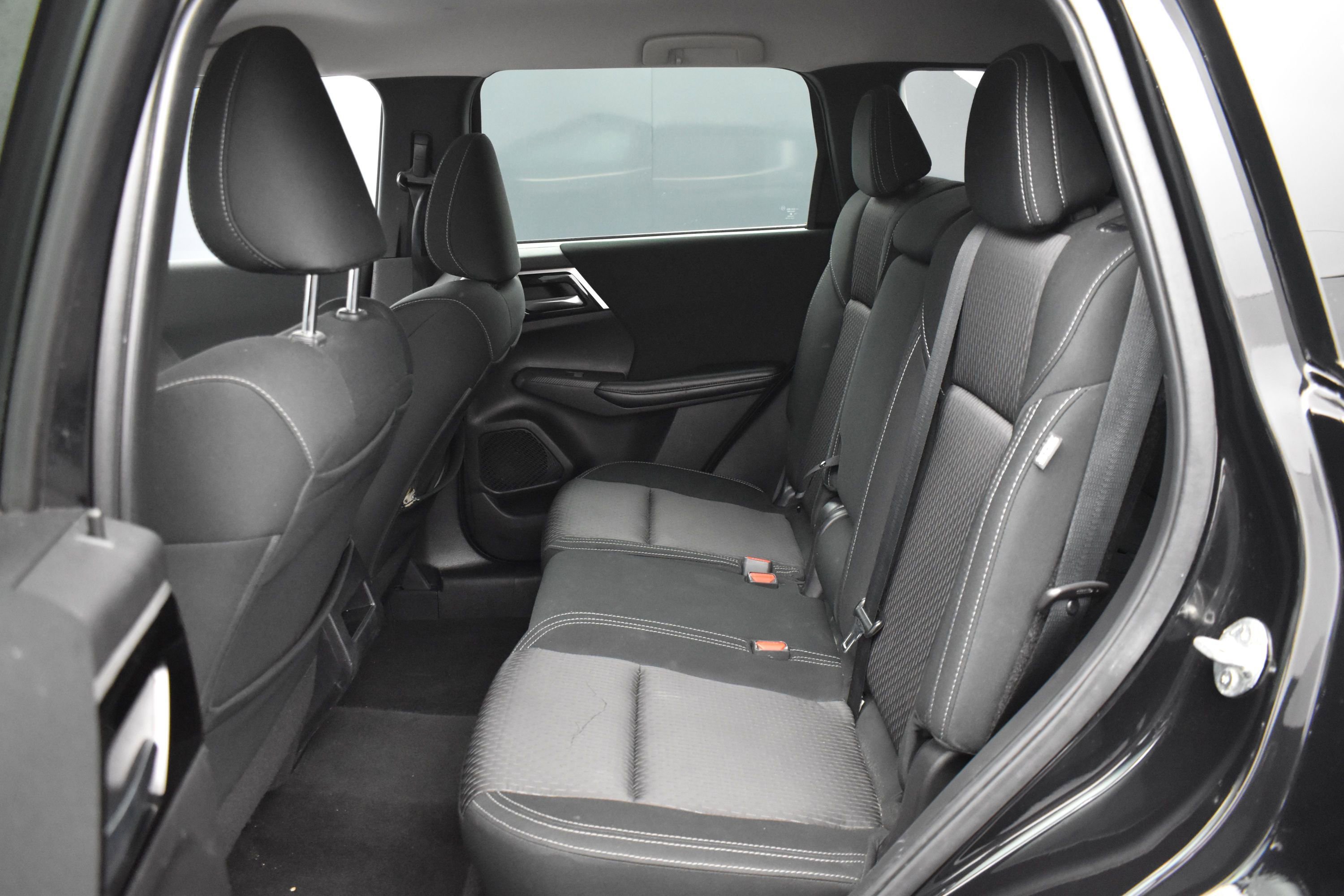 Used 2022 Mitsubishi Outlander ES AWD/4WD image 12