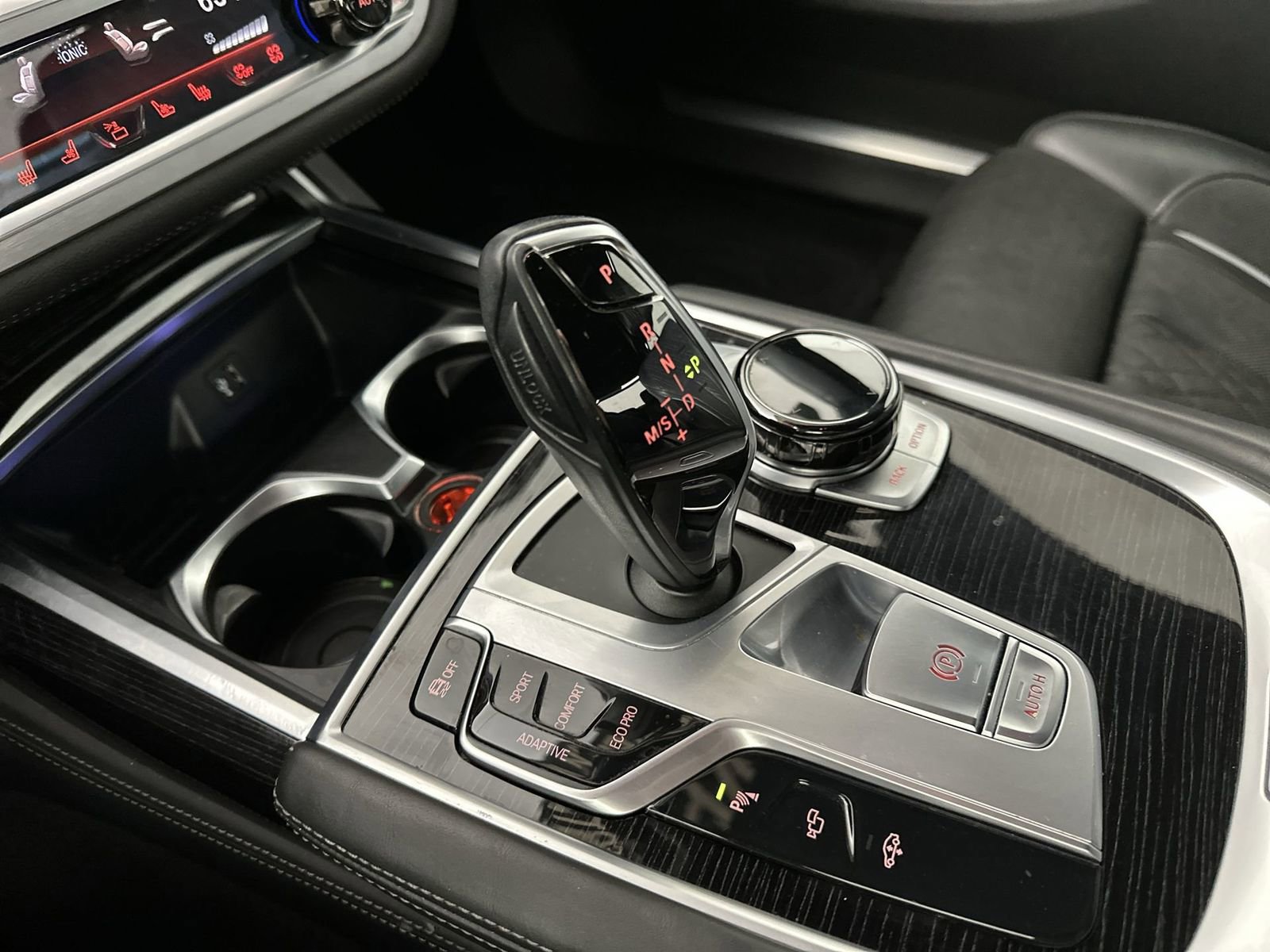 Used 2019 BMW 750i w/ Executive Package image 24