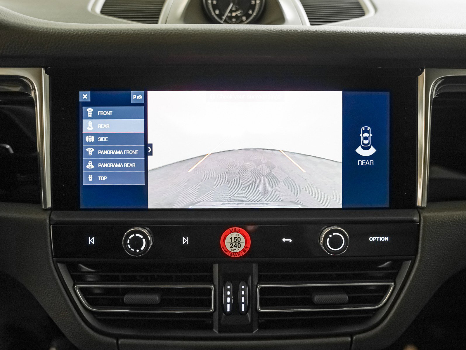 Certified 2025 Porsche Macan image 24