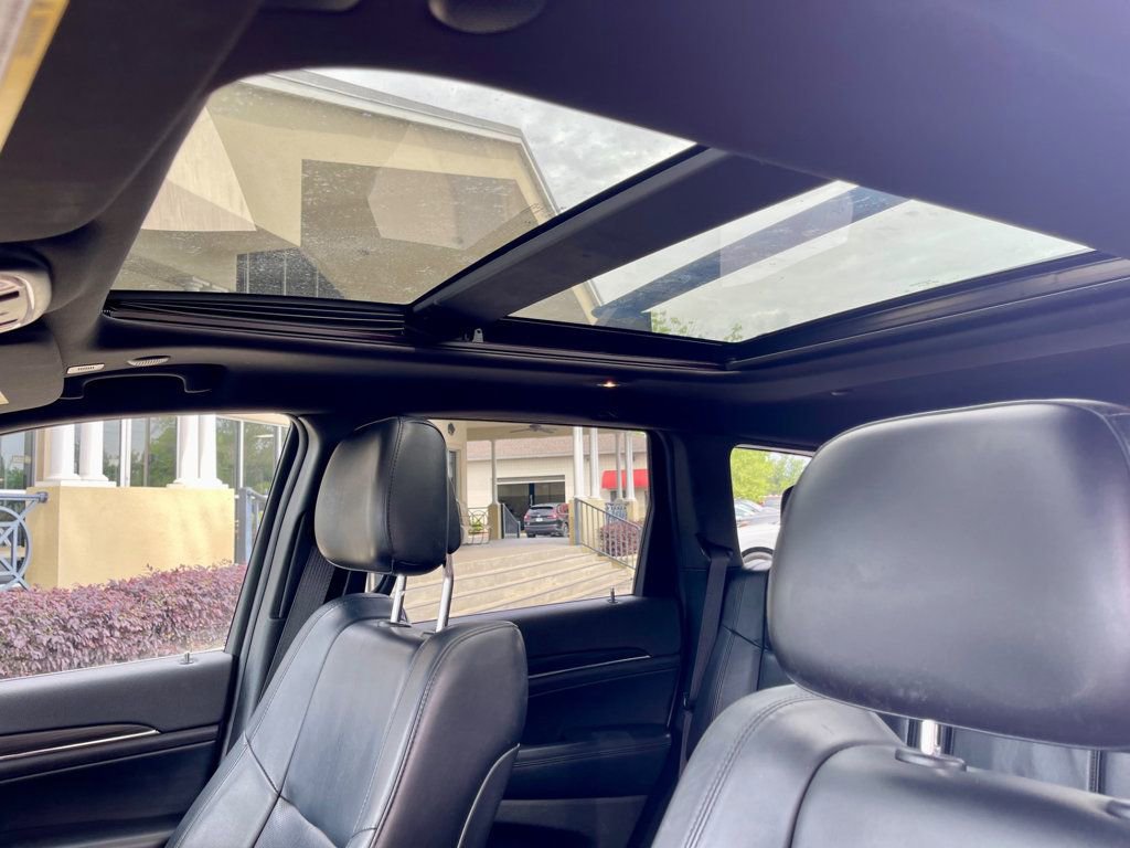 Used 2020 Jeep Grand Cherokee Limited w/ Luxury Group II RWD image 16