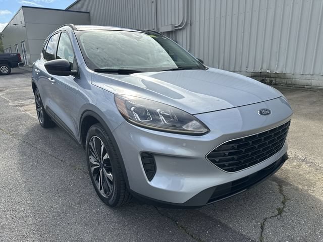 Used 2022 Ford Escape SE w/ SE Sport Appearance Package AWD/4WD image 11