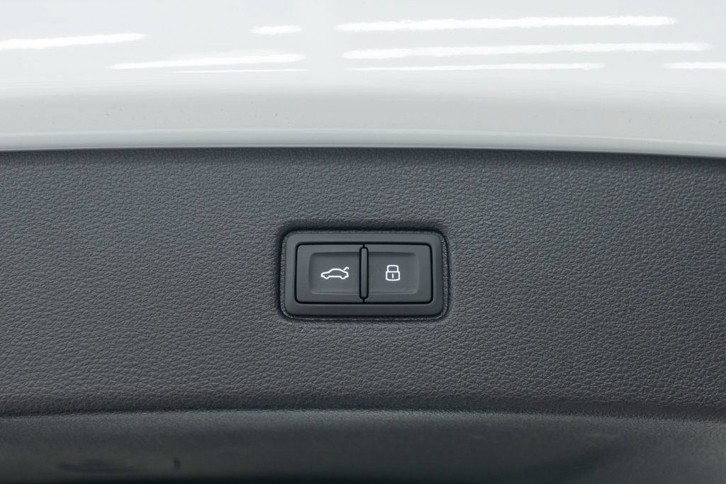 Used 2023 Audi Q7 2.0T Premium Plus w/ Premium Plus Package AWD/4WD image 37