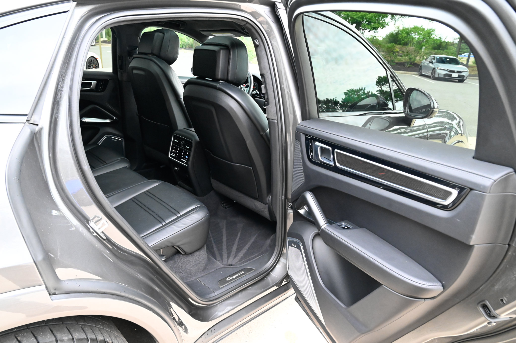 Used 2021 Porsche Cayenne Turbo AWD/4WD image 49