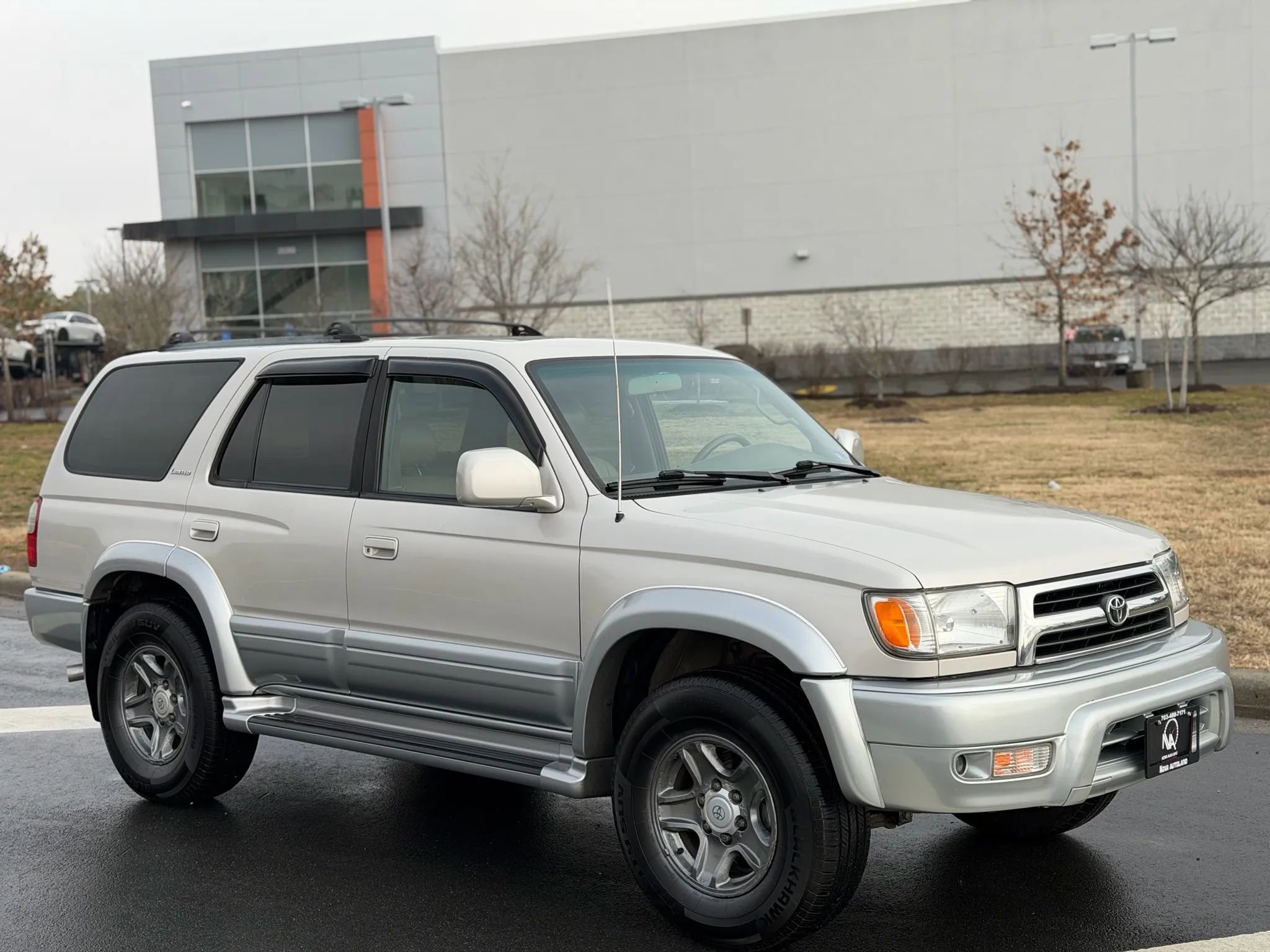 Used 2000 Toyota 4Runner Limited image 2
