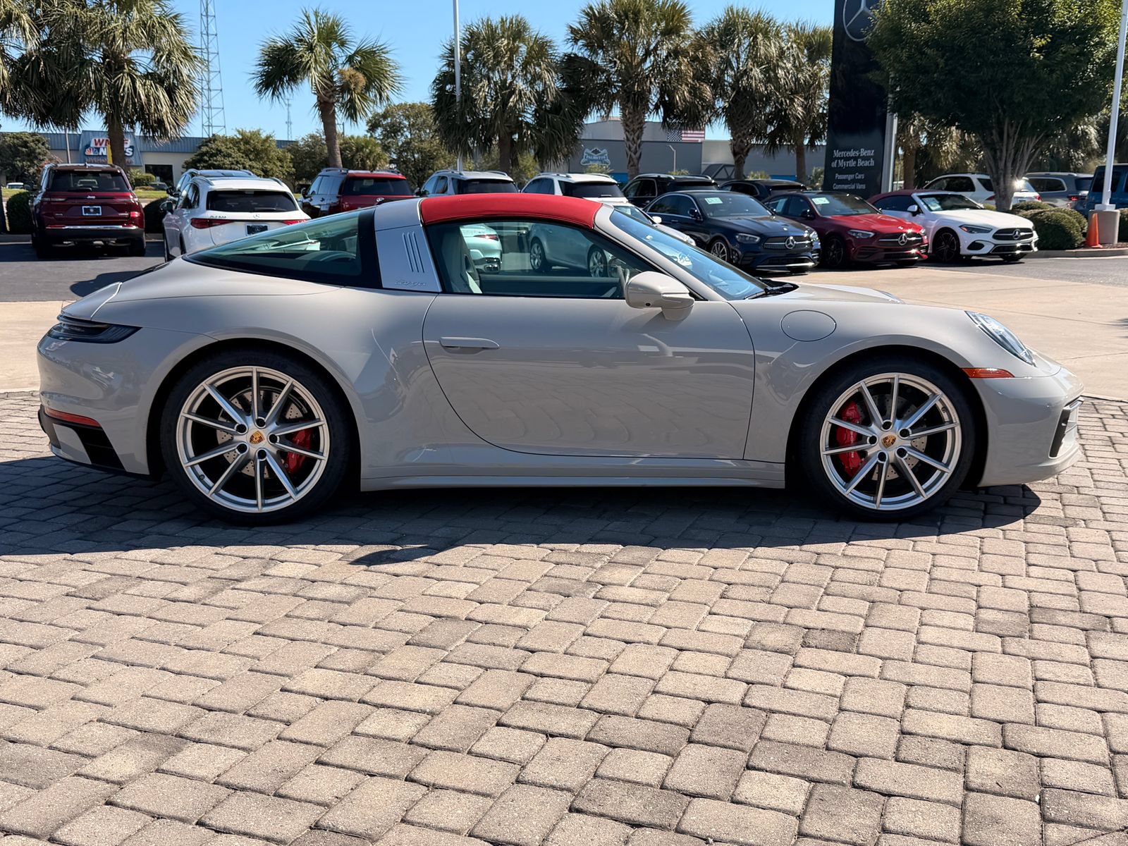 Used 2022 Porsche 911 AWD/4WD image 6