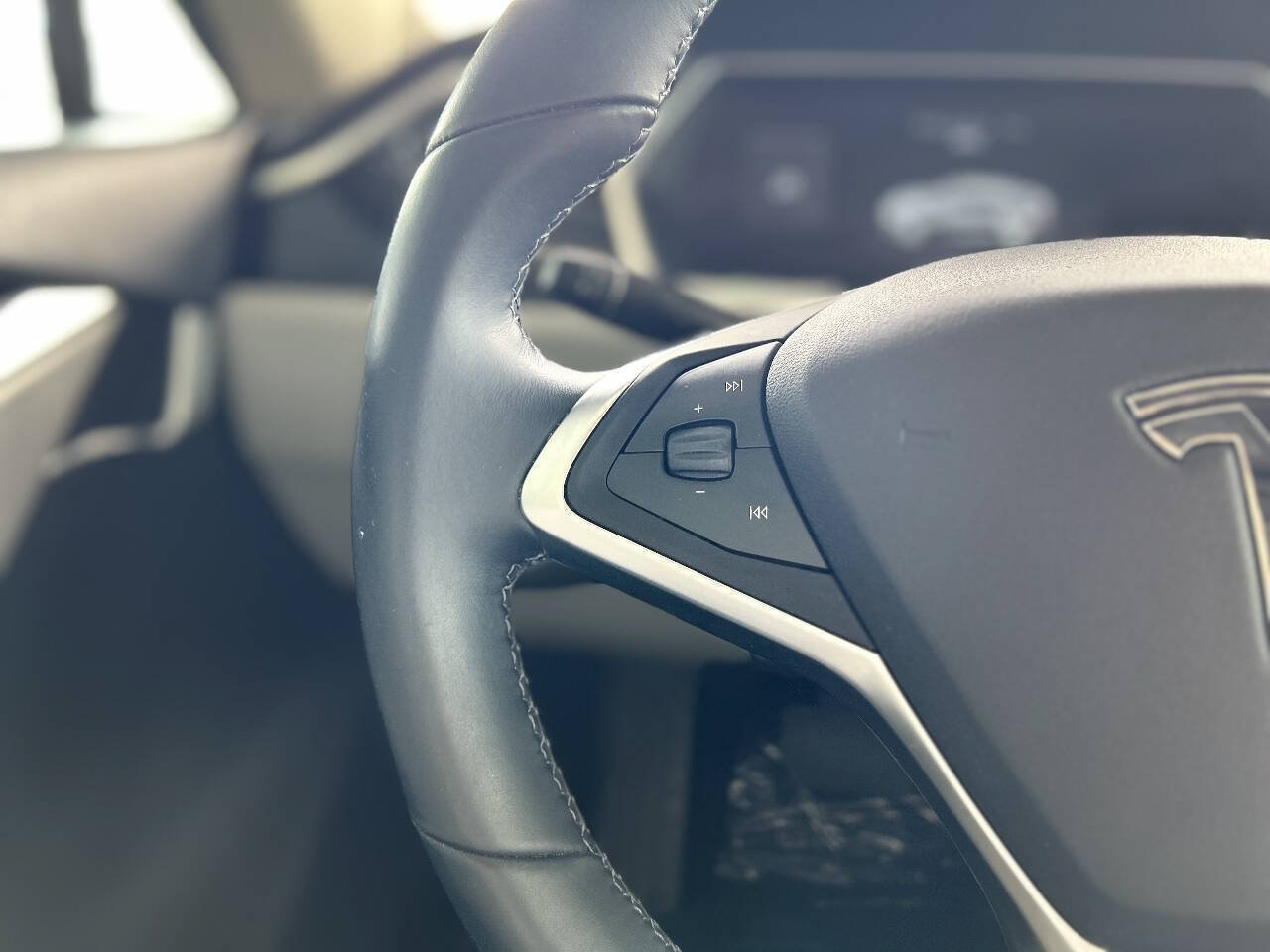 Used 2014 Tesla Model S 85 RWD image 62