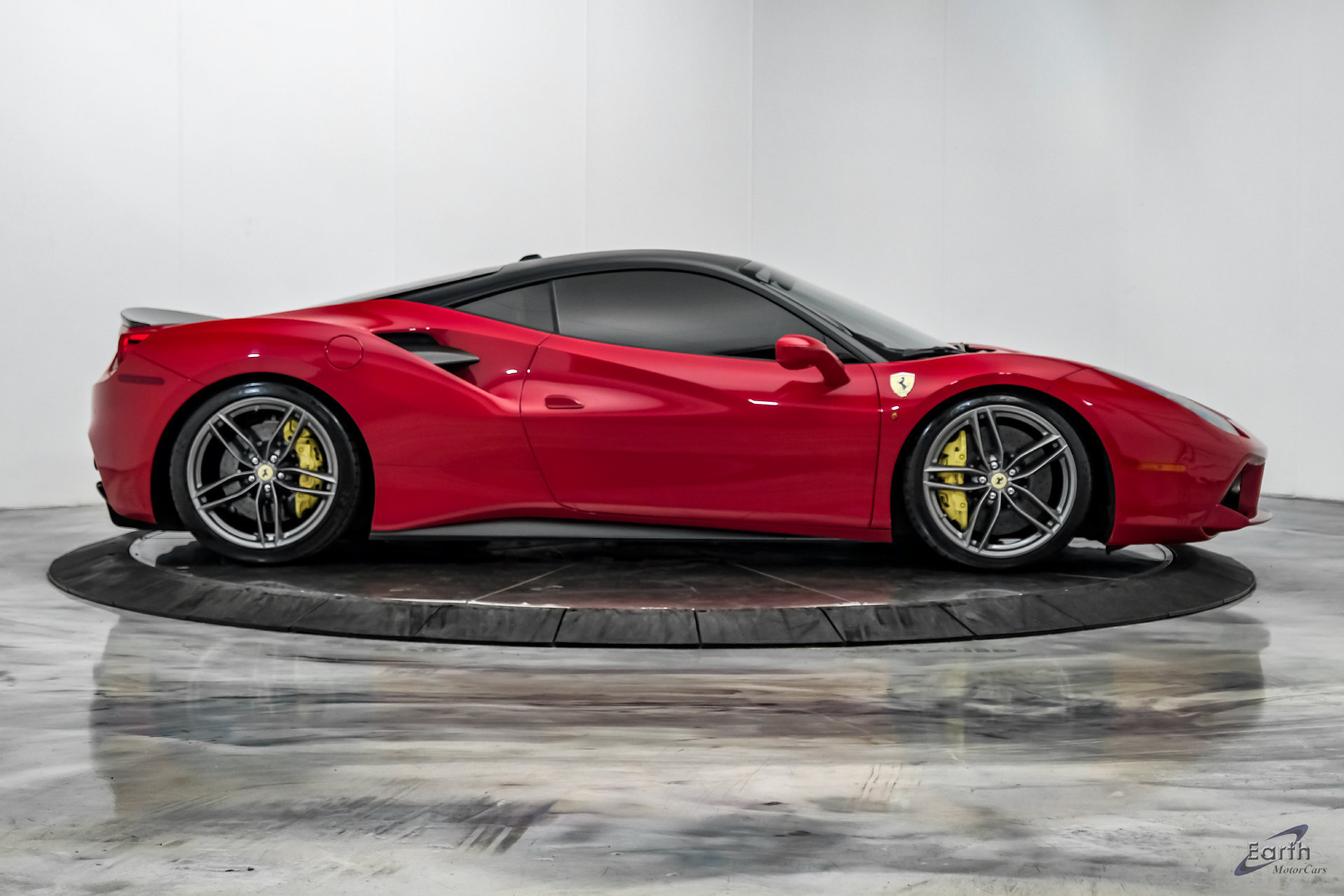 Used 2017 Ferrari 488 GTB RWD image 25