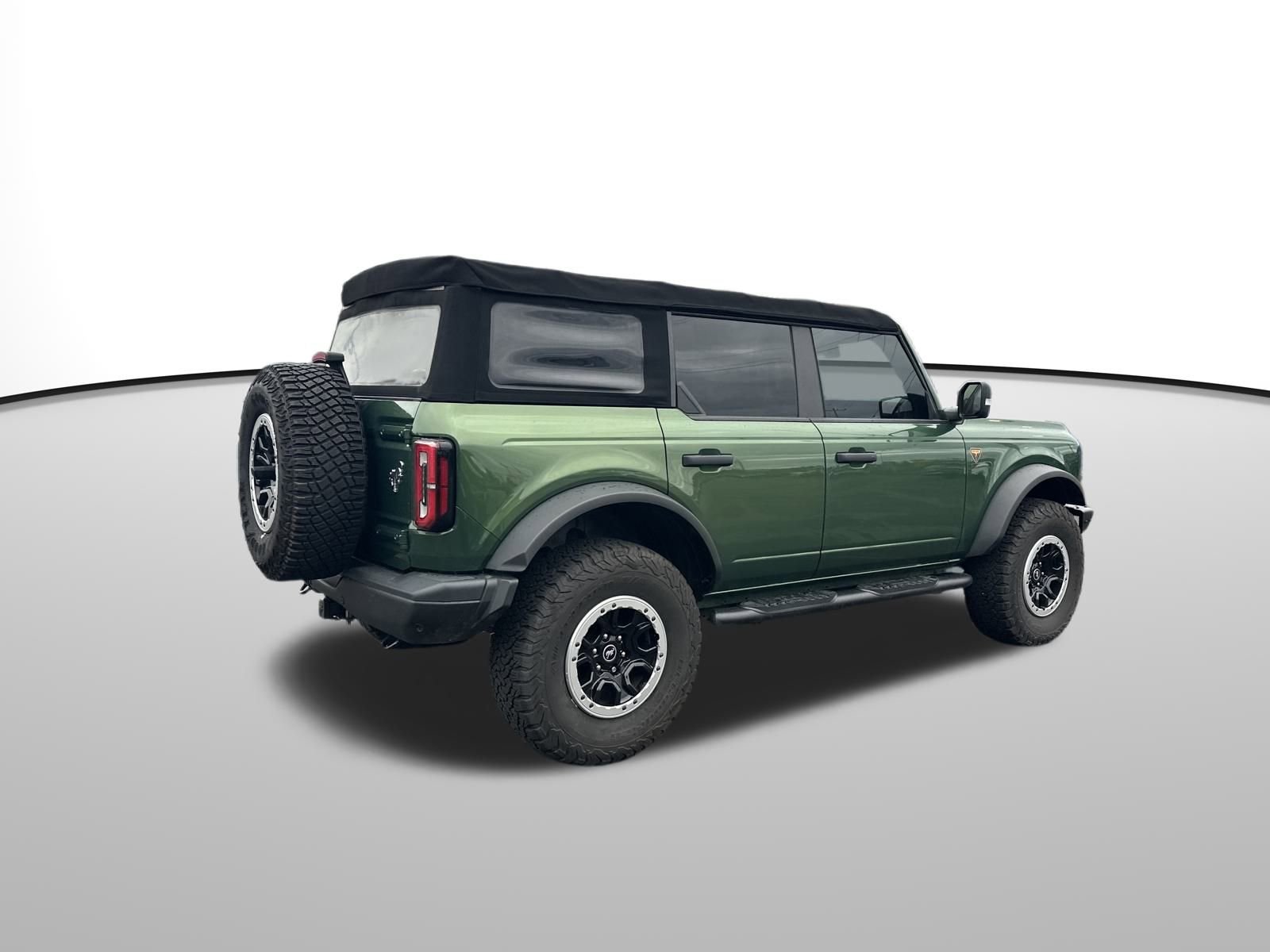 Used 2022 Ford Bronco Badlands image 6