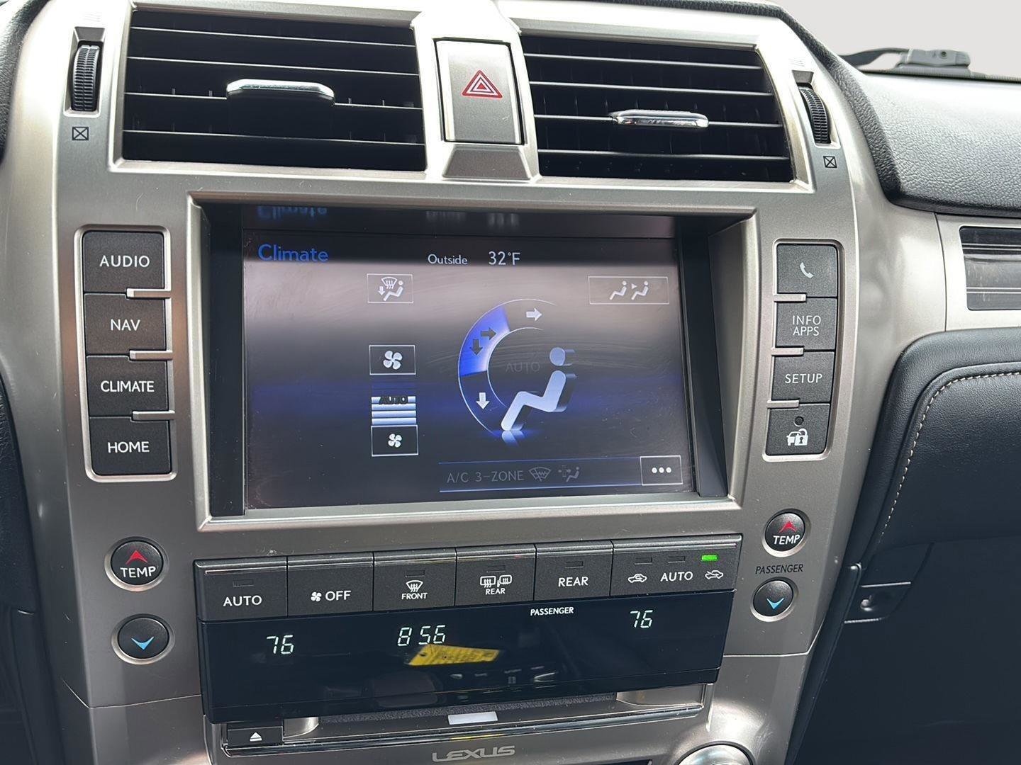 Used 2021 Lexus GX 460 Premium w/ Accessory Package image 29