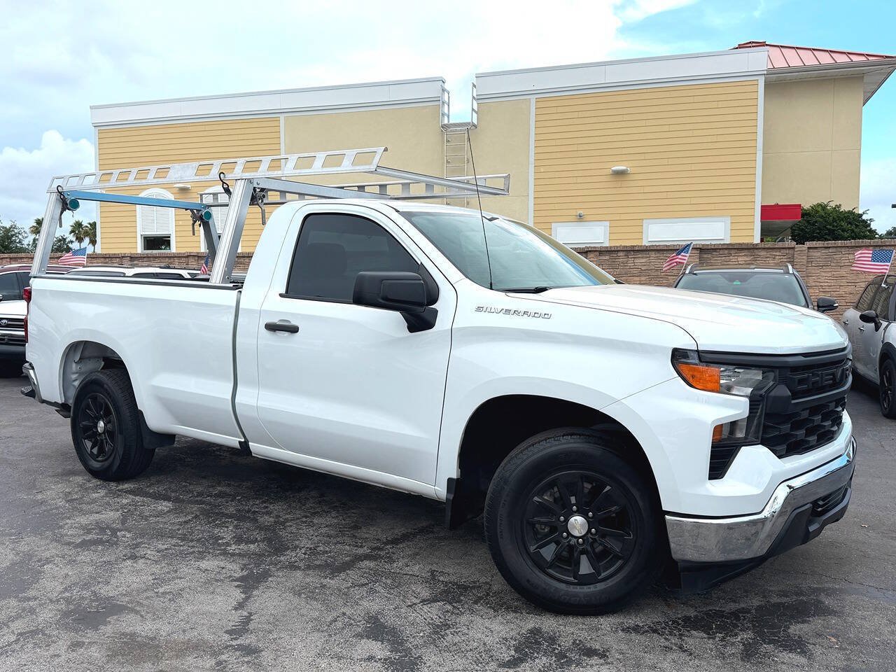 Used 2022 Chevrolet Silverado 1500 W/T RWD image 6