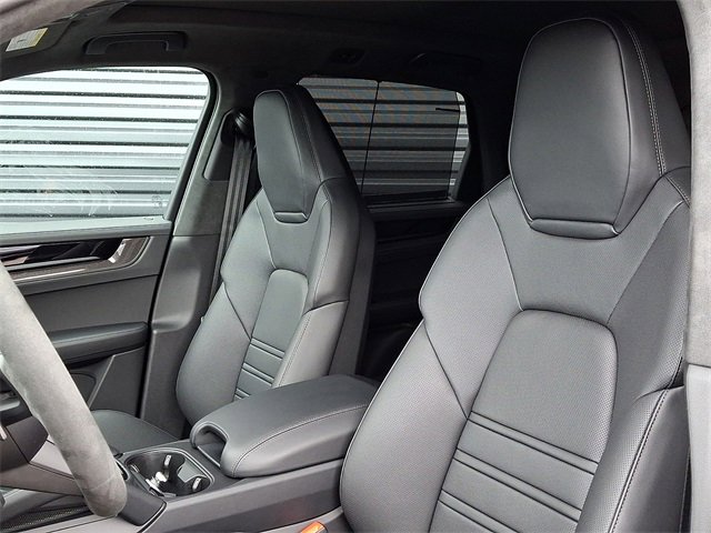 New 2026 Porsche Cayenne GTS image 5