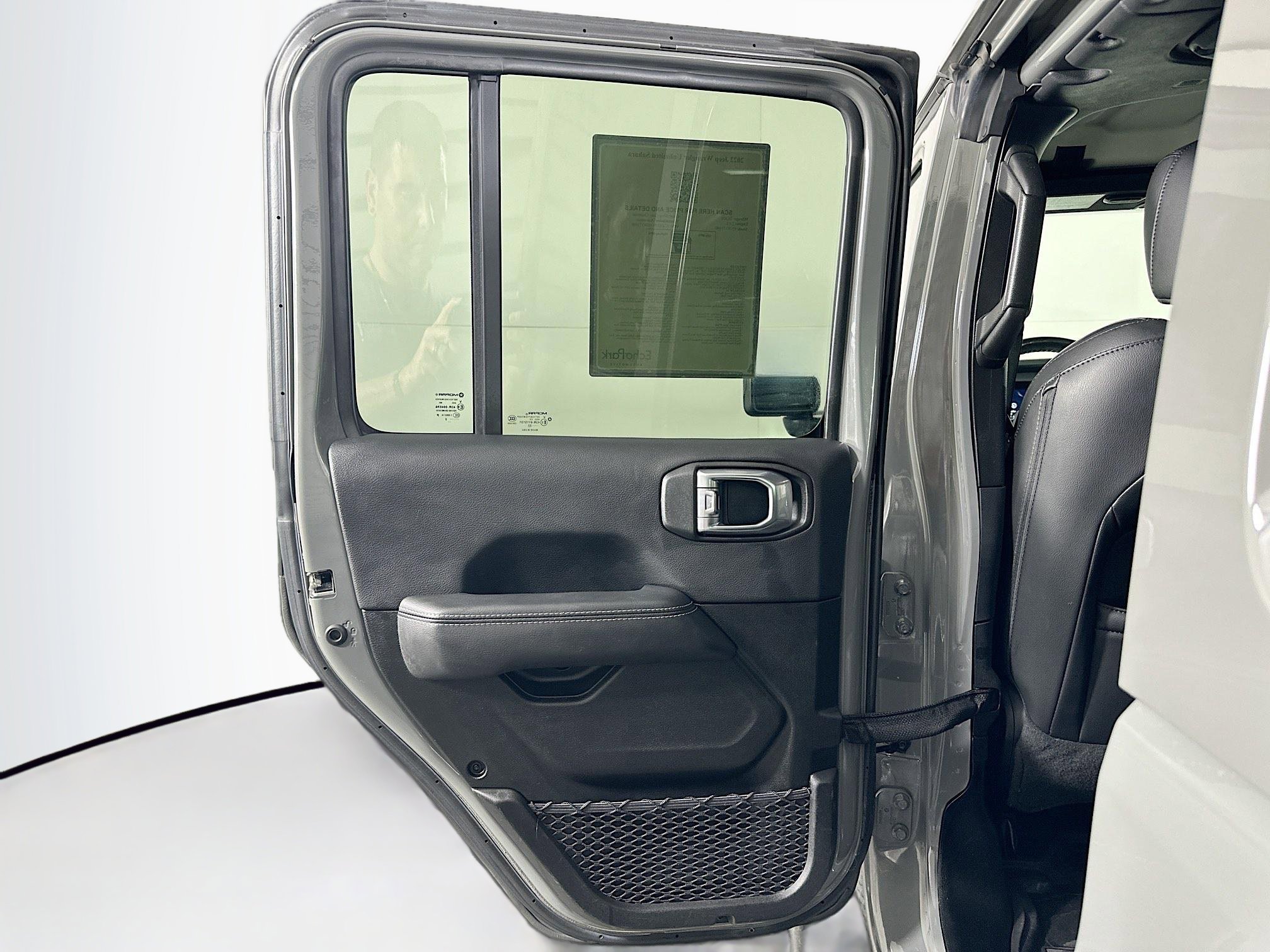 Used 2022 Jeep Wrangler Sahara w/ Cold Weather Group image 25