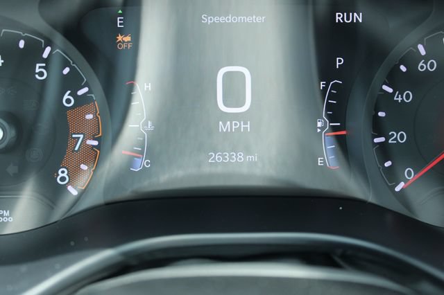 Used 2025 Jeep Compass Trailhawk w/ Trailhawk Convenience Group AWD/4WD image 27