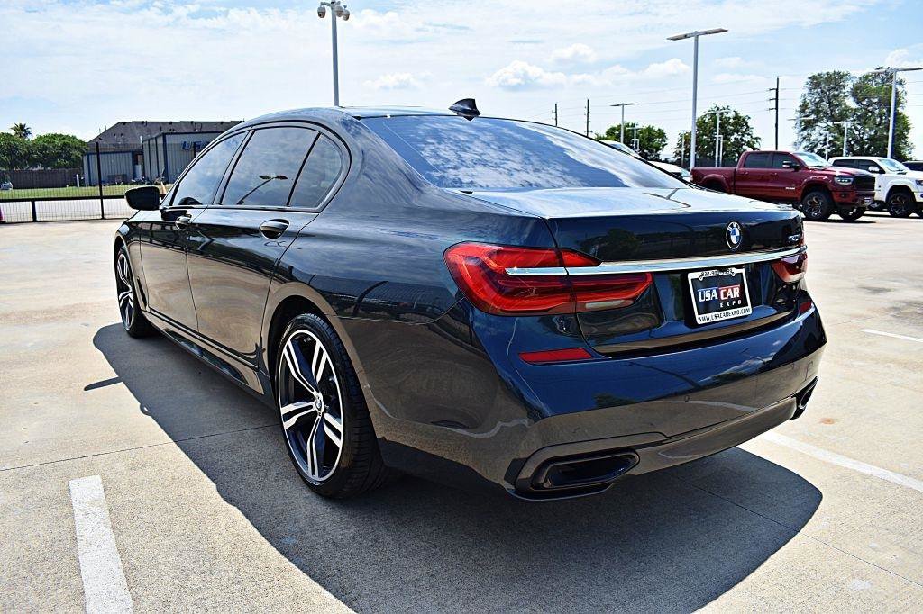Used 2019 BMW 740i w/ Executive Package RWD image 8