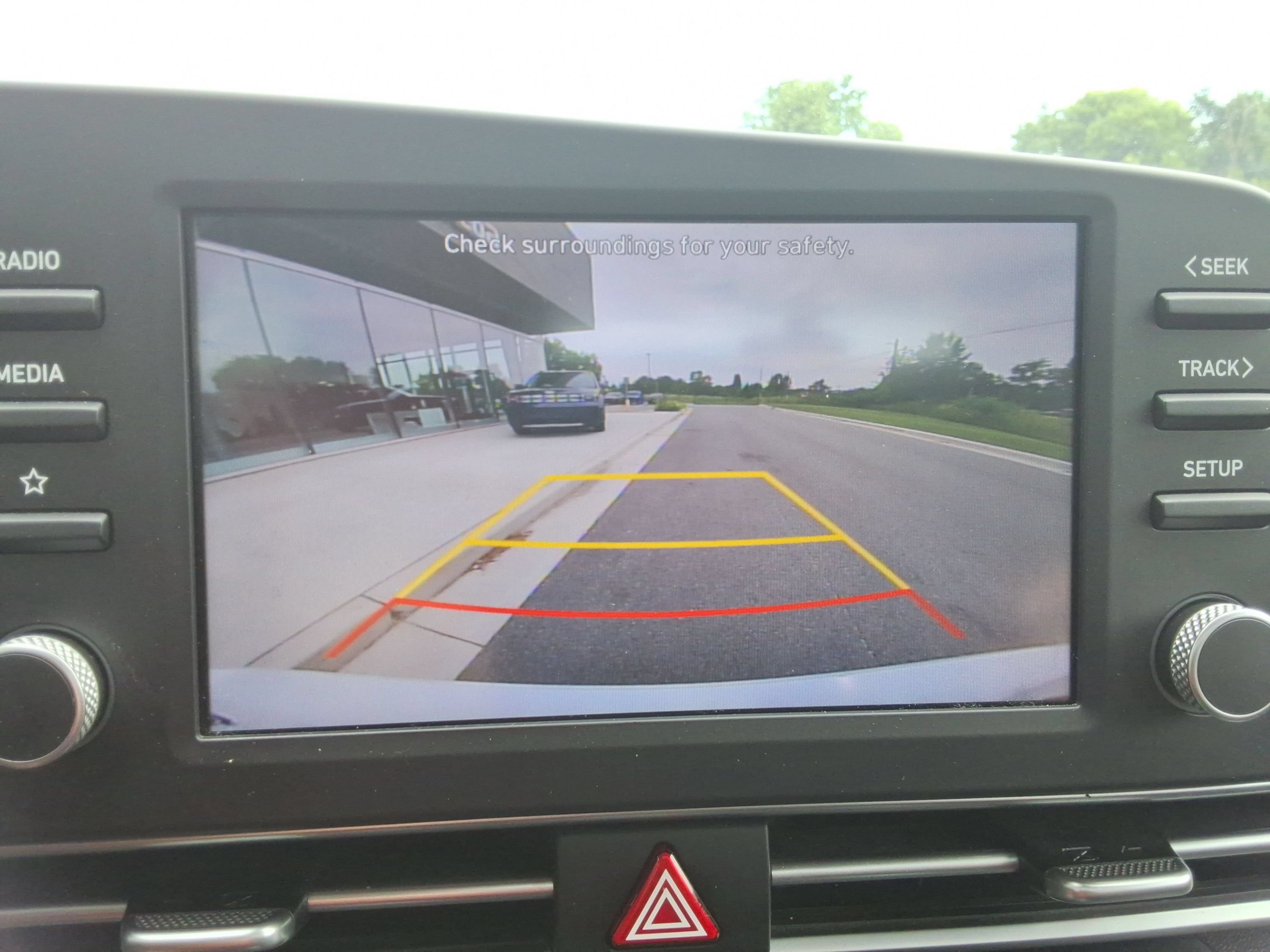 Used 2021 Hyundai Elantra SE FWD image 16