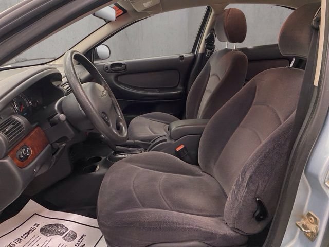 Used 2002 Chrysler Sebring LX FWD image 5