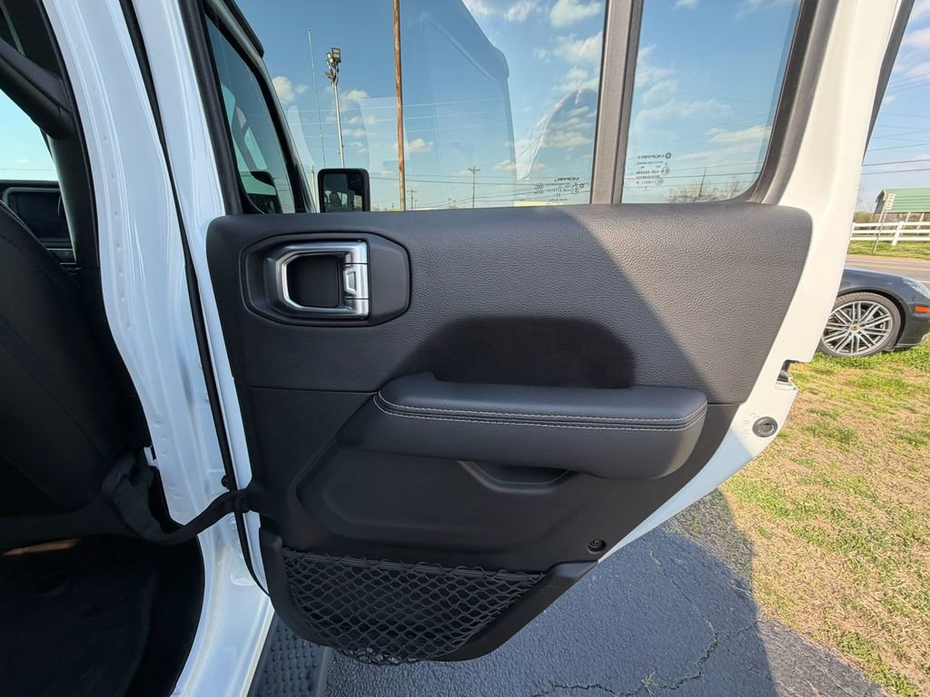 Used 2023 Jeep Wrangler Unlimited Sahara w/ Cold Weather Group image 17