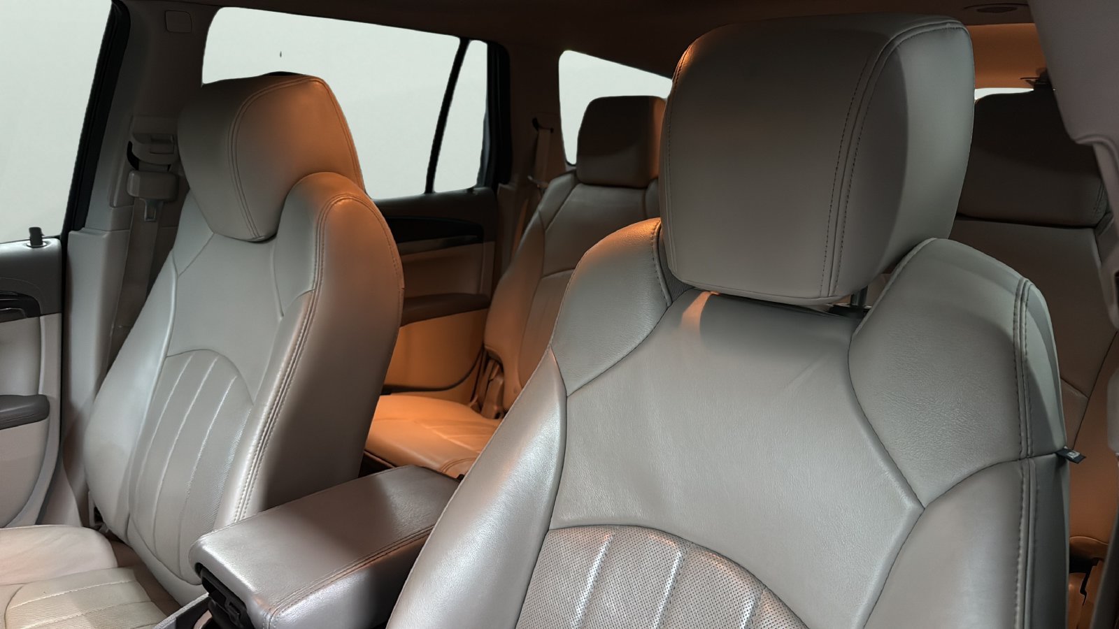 Used 2016 Buick Enclave Premium w/ Experience Buick Package FWD image 9