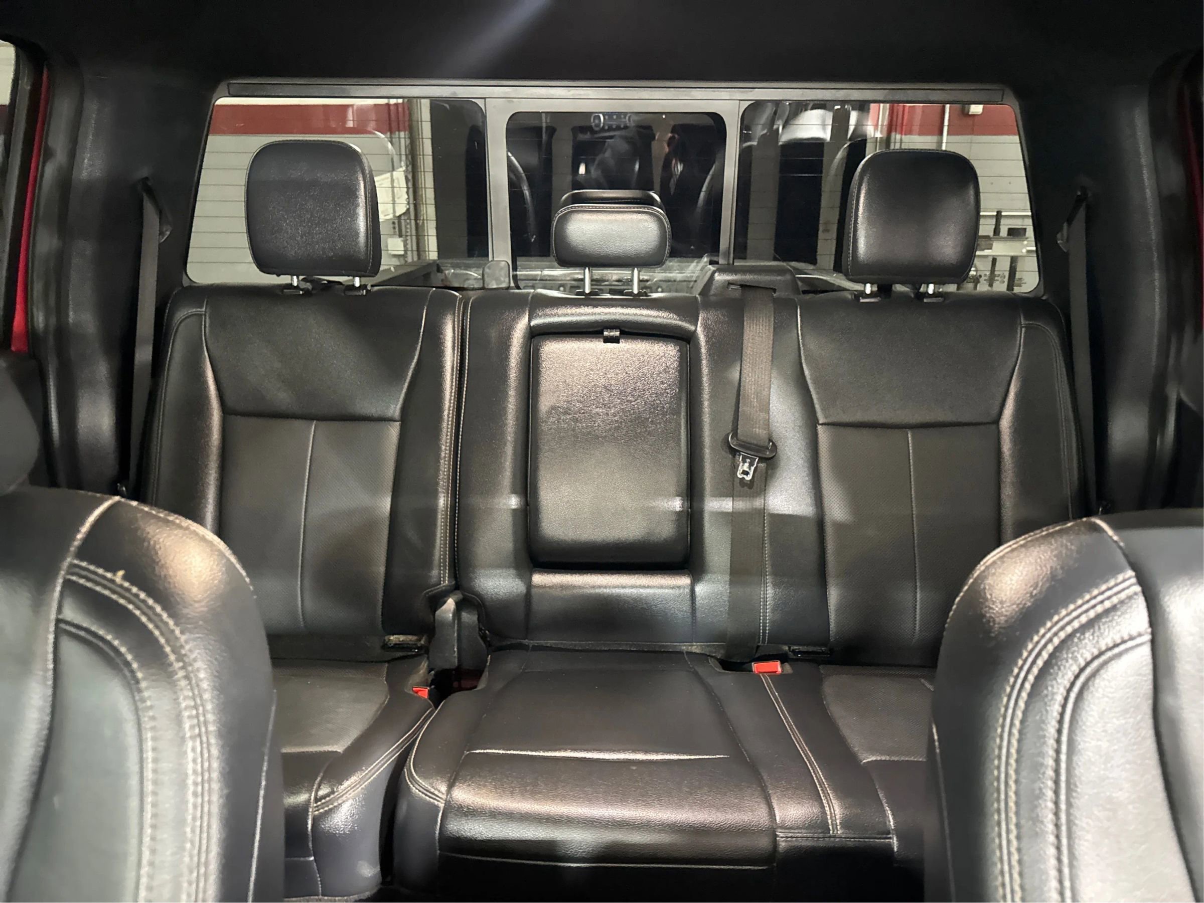 Used 2022 Ford F350 Lariat w/ Black Appearance Package image 19