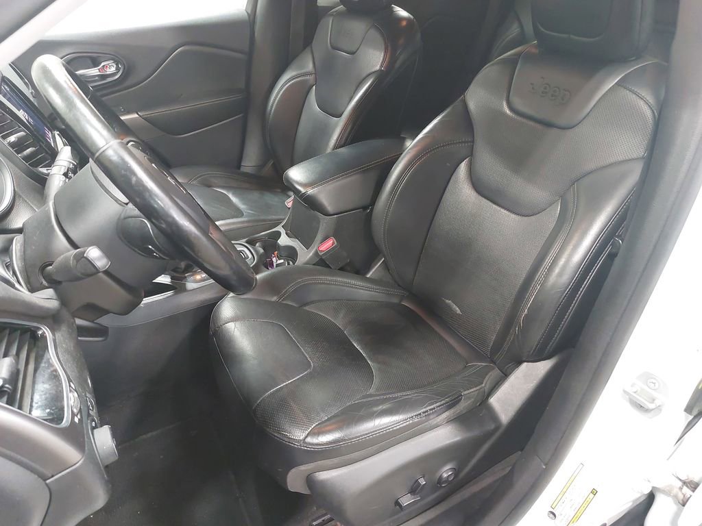 Used 2019 Jeep Cherokee Limited FWD image 13