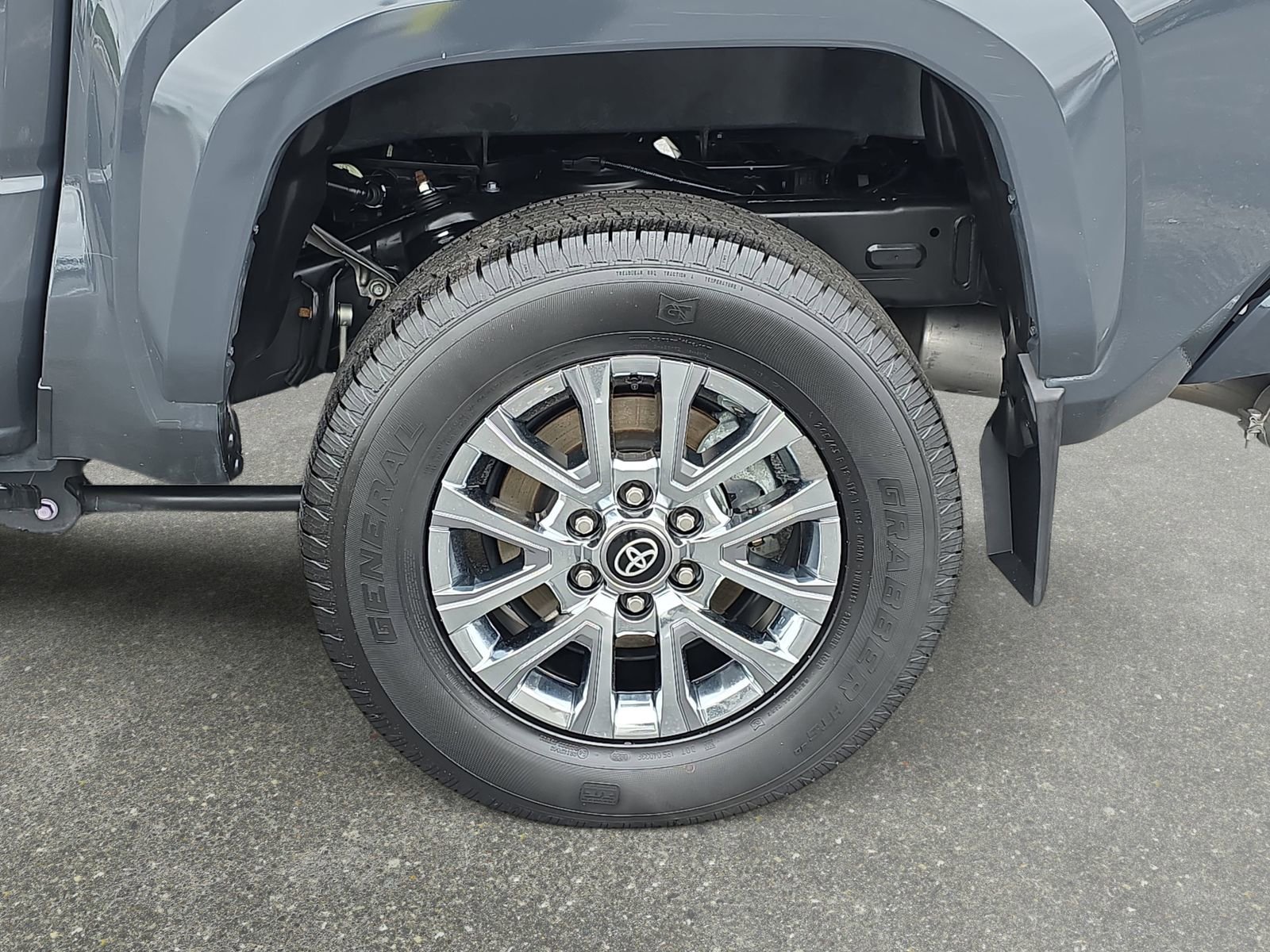 Used 2025 Toyota Tacoma Limited AWD/4WD image 33